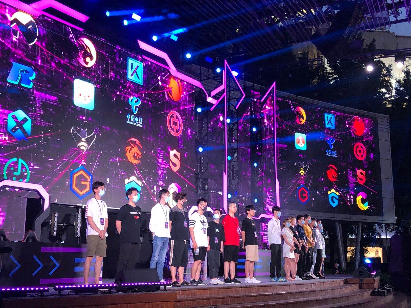 绝不轻言放 绝不轻言放