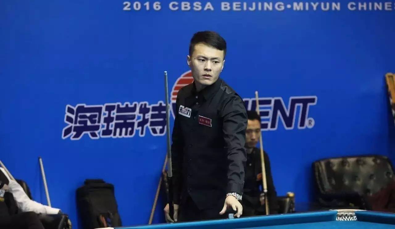 在赛场上展 在赛场上展